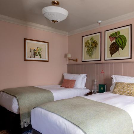 The Carnarvon Arms Hotel Newbury  Buitenkant foto