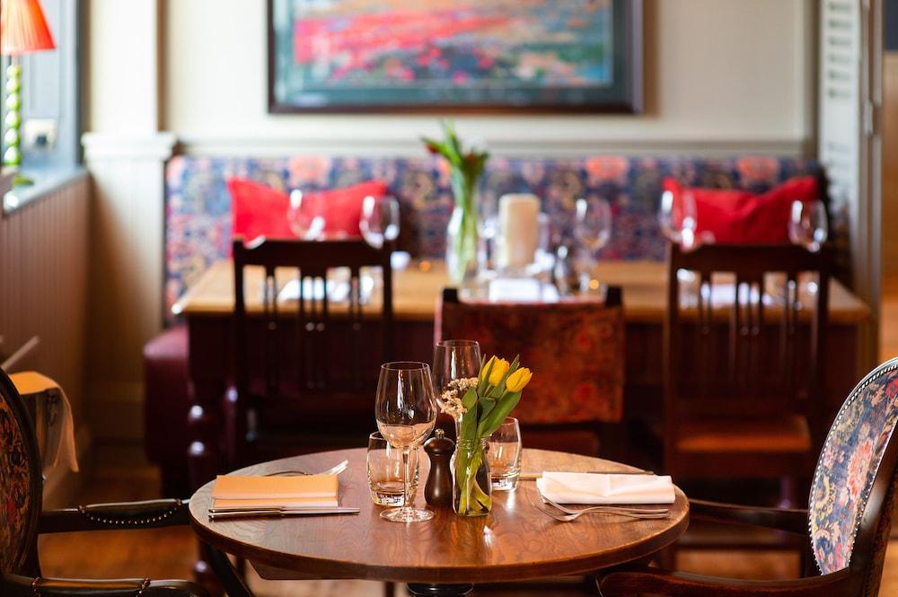 The Carnarvon Arms Hotel Newbury  Buitenkant foto