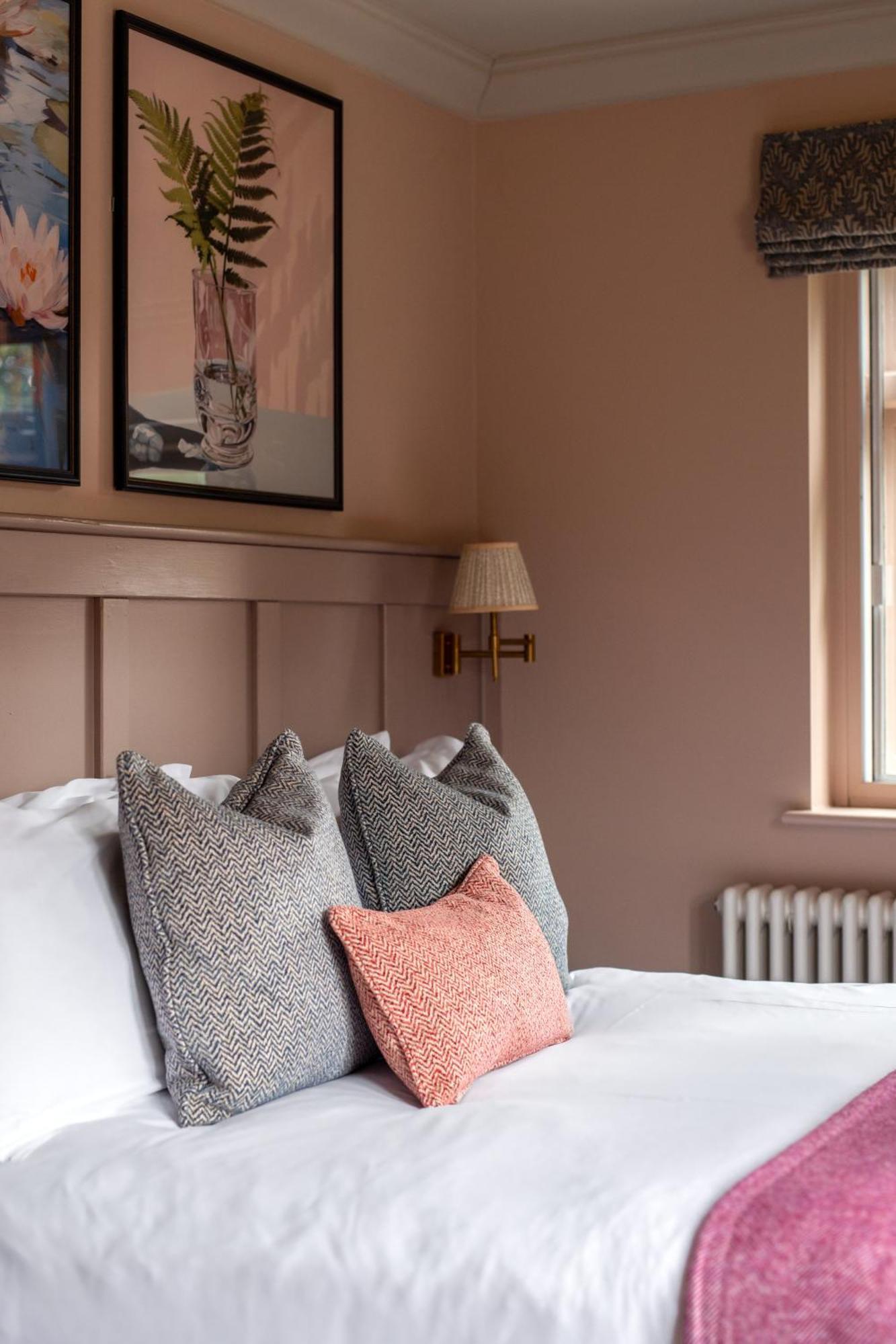 The Carnarvon Arms Hotel Newbury  Buitenkant foto