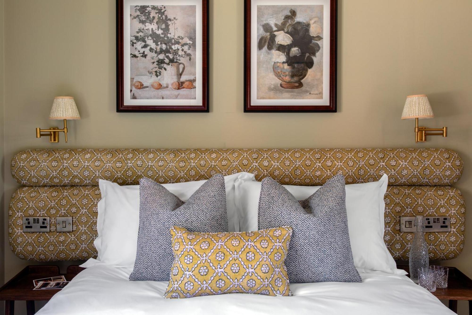 The Carnarvon Arms Hotel Newbury  Buitenkant foto