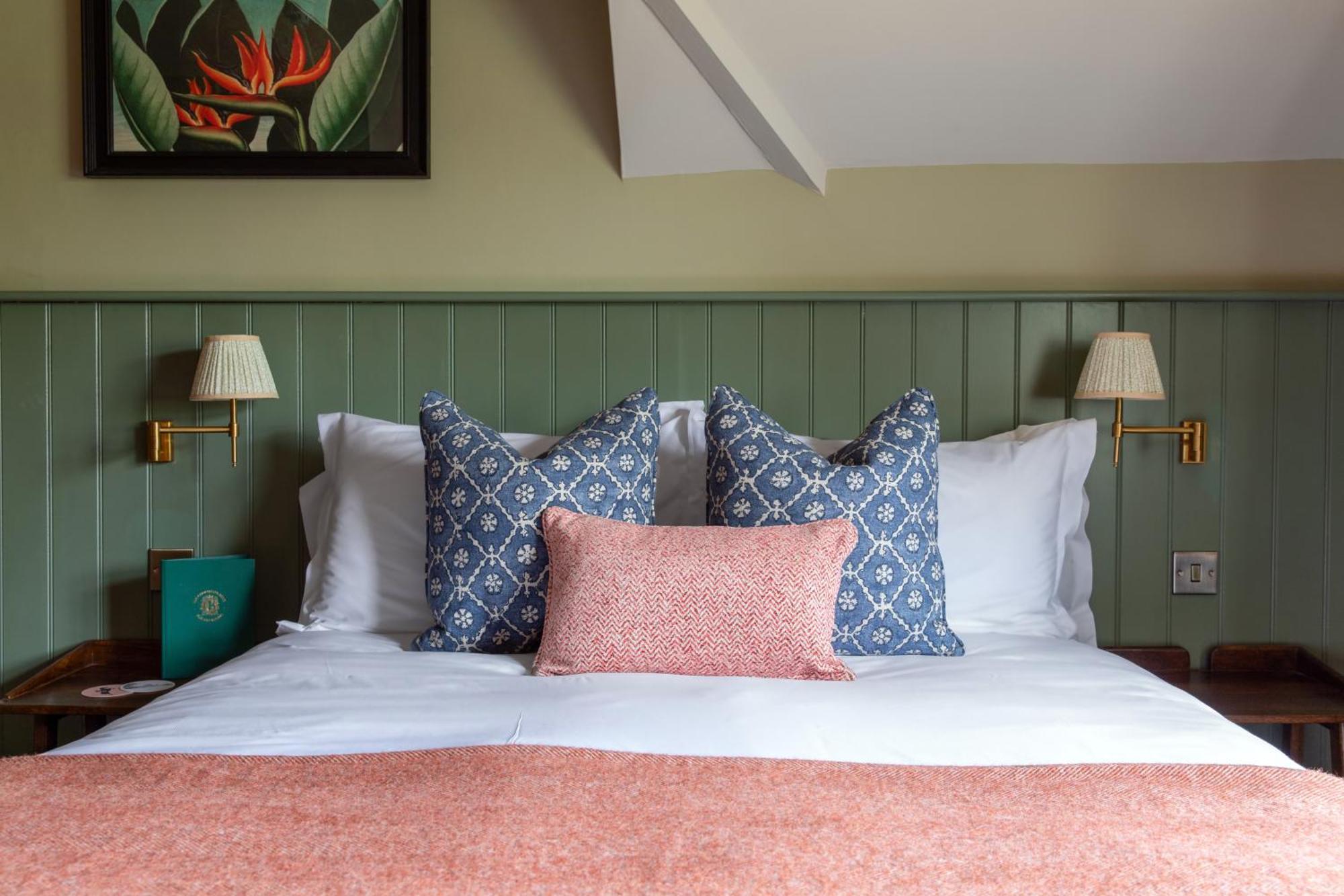 The Carnarvon Arms Hotel Newbury  Buitenkant foto