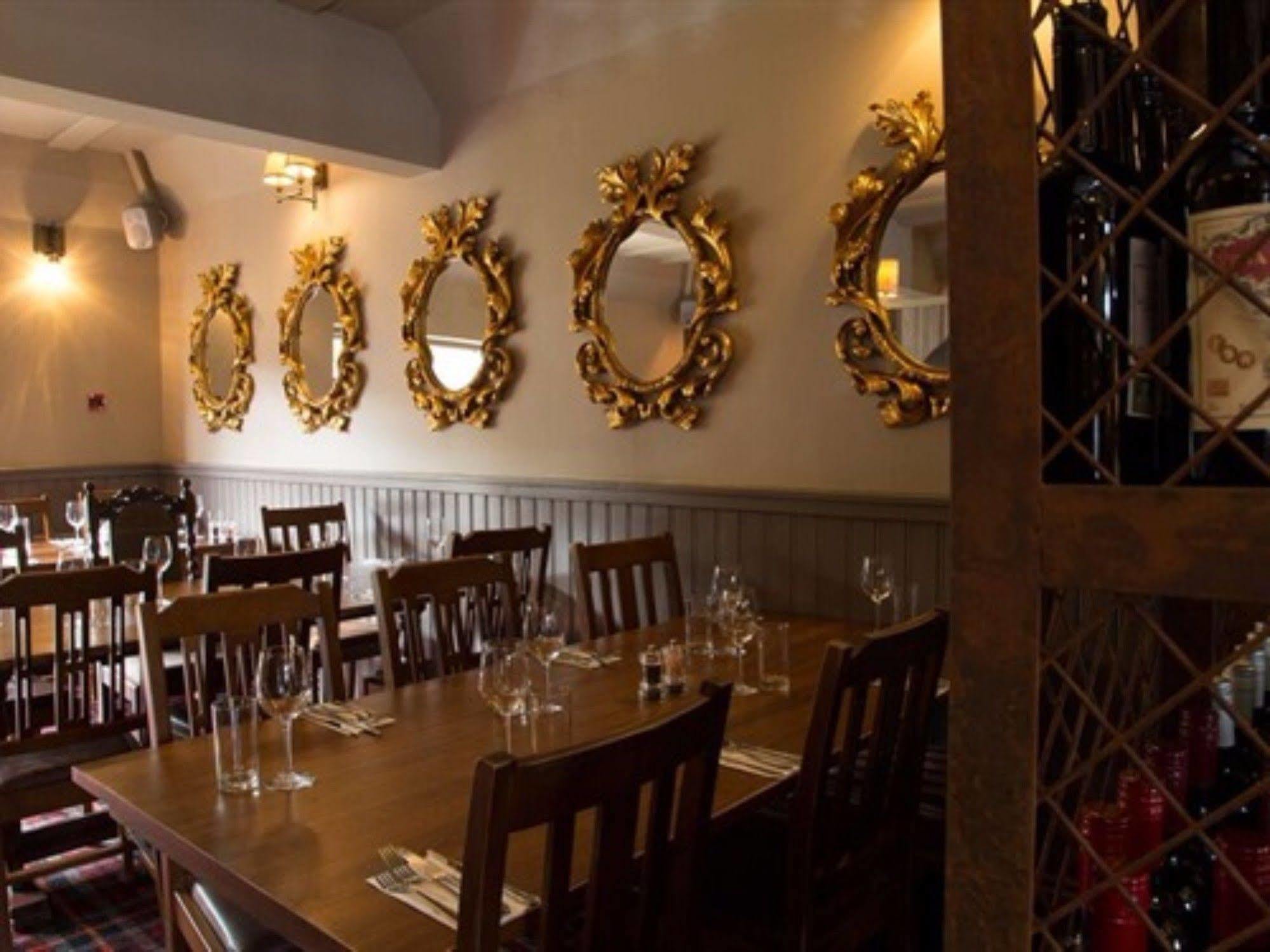 The Carnarvon Arms Hotel Newbury  Buitenkant foto