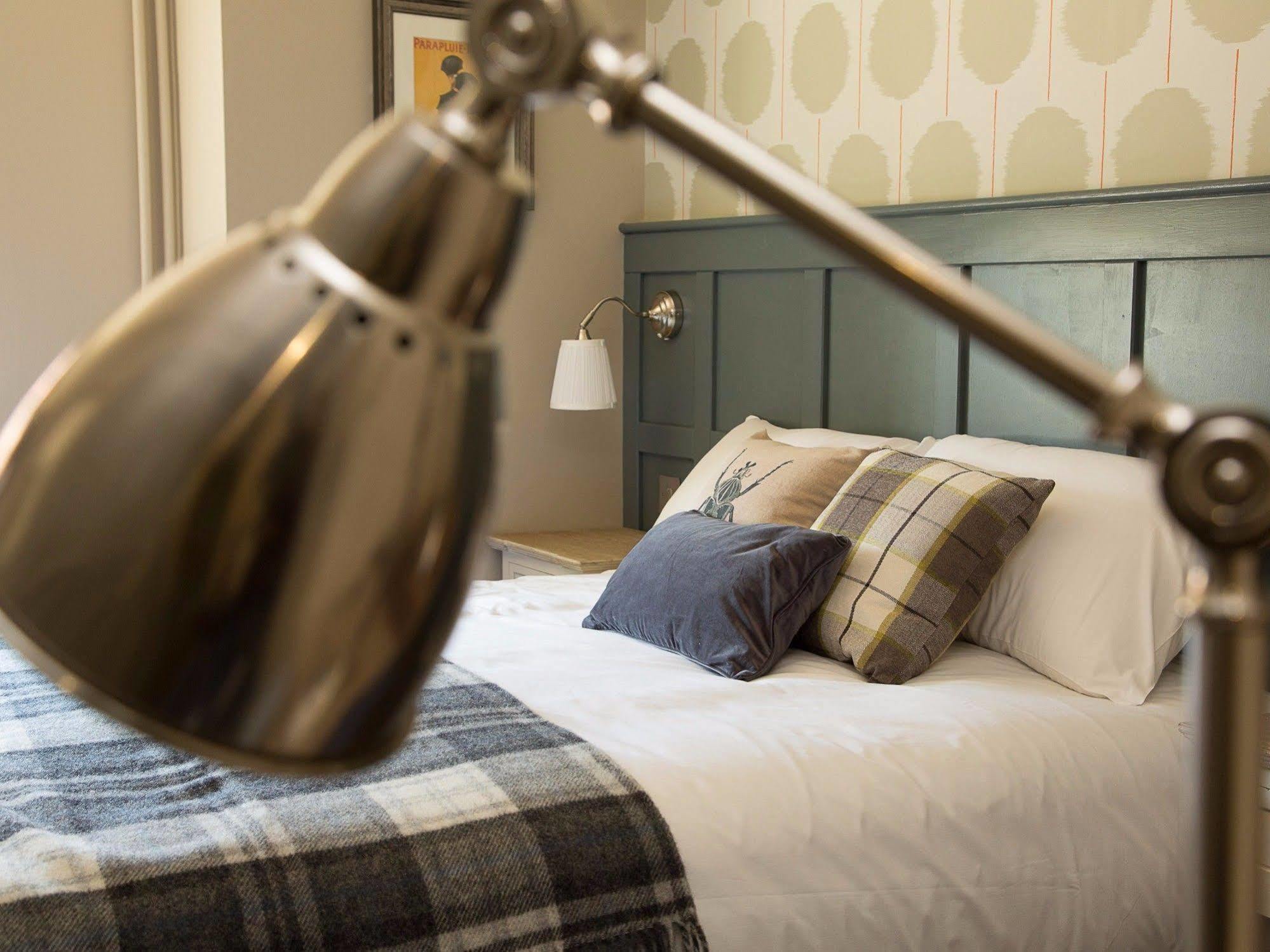 The Carnarvon Arms Hotel Newbury  Buitenkant foto