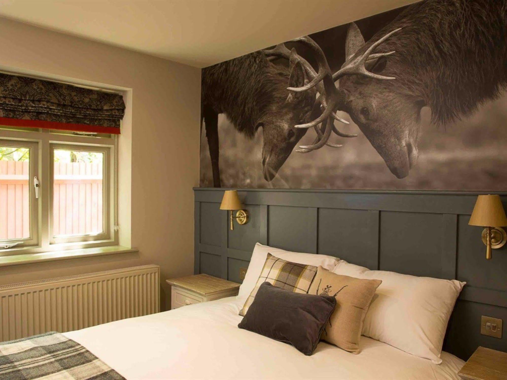 The Carnarvon Arms Hotel Newbury  Buitenkant foto