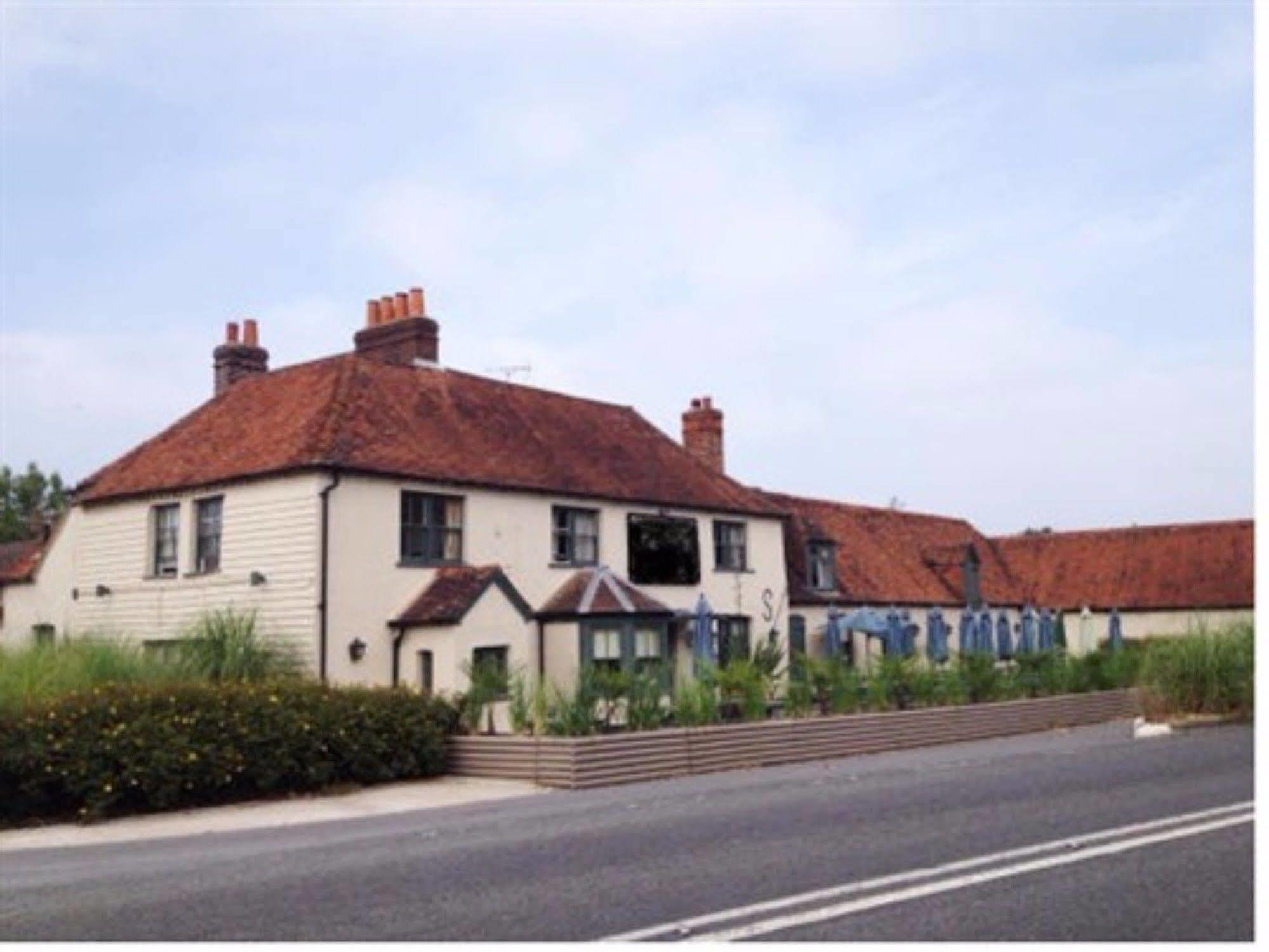 The Carnarvon Arms Hotel Newbury  Buitenkant foto