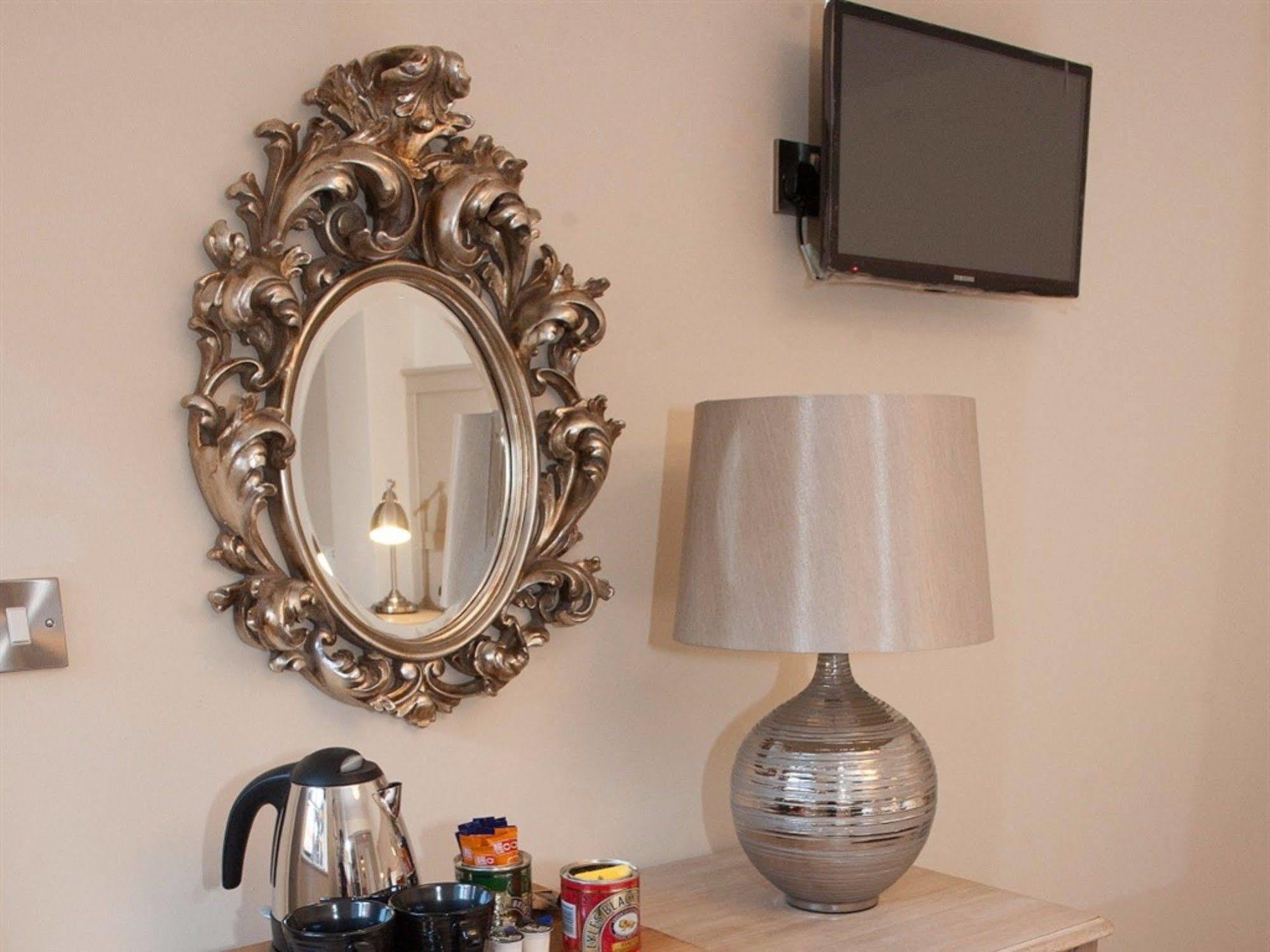The Carnarvon Arms Hotel Newbury  Buitenkant foto