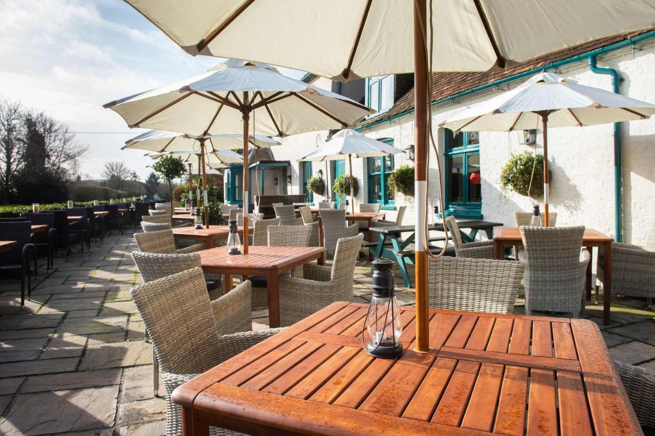 The Carnarvon Arms Hotel Newbury  Buitenkant foto